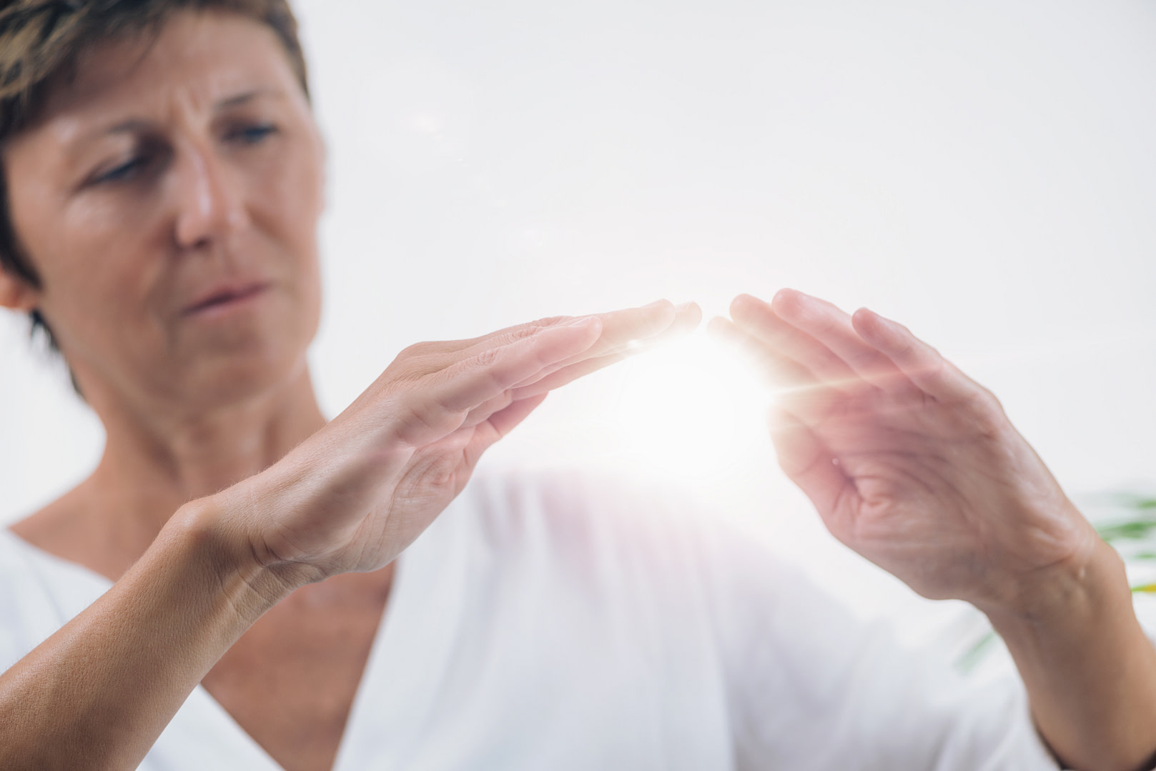 Reiki Distance Healing Reiki practitioner conducting a Reiki distance healing treatment